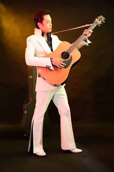 Elvich 🎸🎶 ** LIVE MUSIC WITH ELVICH** 🎤 1 hour of Elvis songs and 1 hour of mixed music!